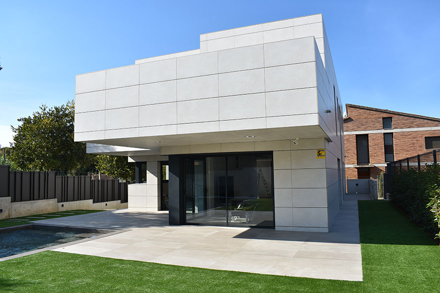 Projecte d'un habitatge unifamiliar aïllat amb piscina