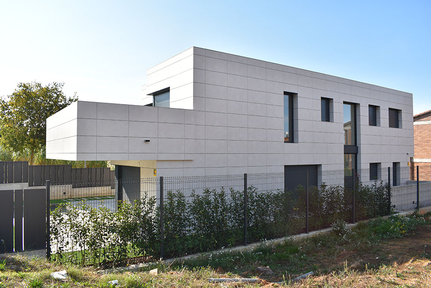 Projecte d'un habitatge unifamiliar aïllat amb piscina