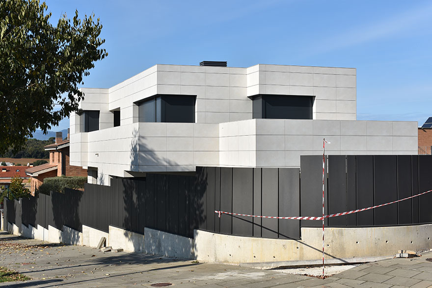 Projecte d'un habitatge unifamiliar aïllat amb piscina