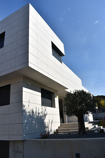 Projecte d'un habitatge unifamiliar aïllat amb piscina
