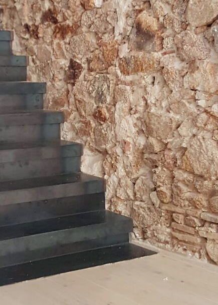 Projecte de reforma d'un habitatge existent entre mitgeres